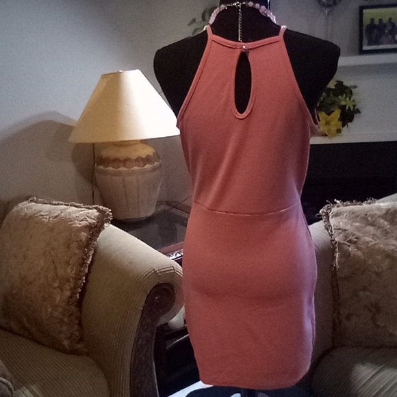 Dress - Picture 3 of 3